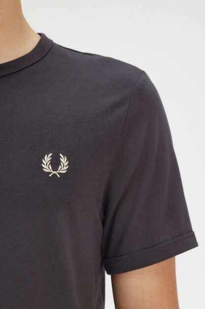 Camiseta Fred Perry Gris - Imagen 4