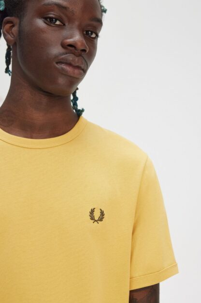 Camiseta Fred Perry Amarillo - Imagen 3